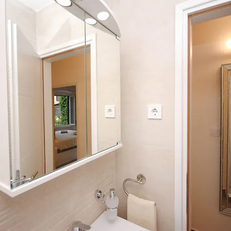 Kogo Apartment *